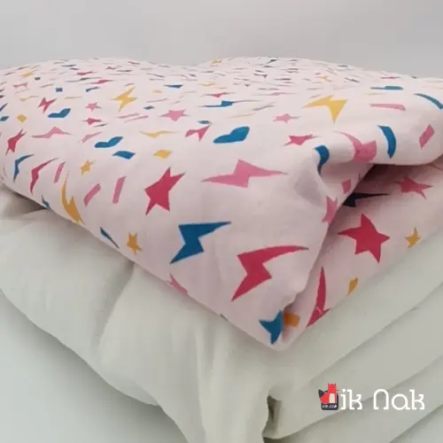 super héros rose et couette (2).webp