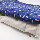 super héros bleu et couette.webp